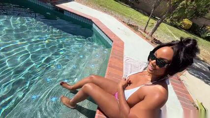 Poolside BBC Swallower