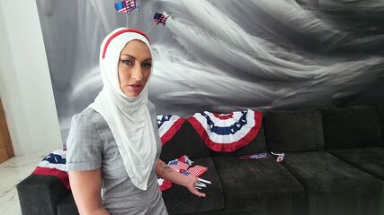 MILF Hijab Stepmom POV Facial